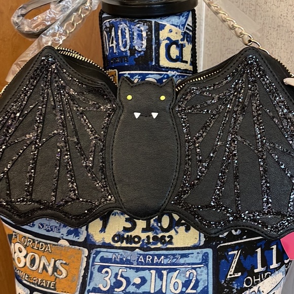 NWT Betsey Johnson Kitsch Bat "Going Batty" Handbag Crossbody RARE! - Picture 2 of 7